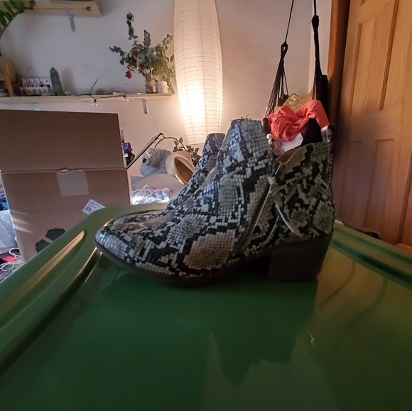 Heels by Francescas boutique - Picture 4 of 4